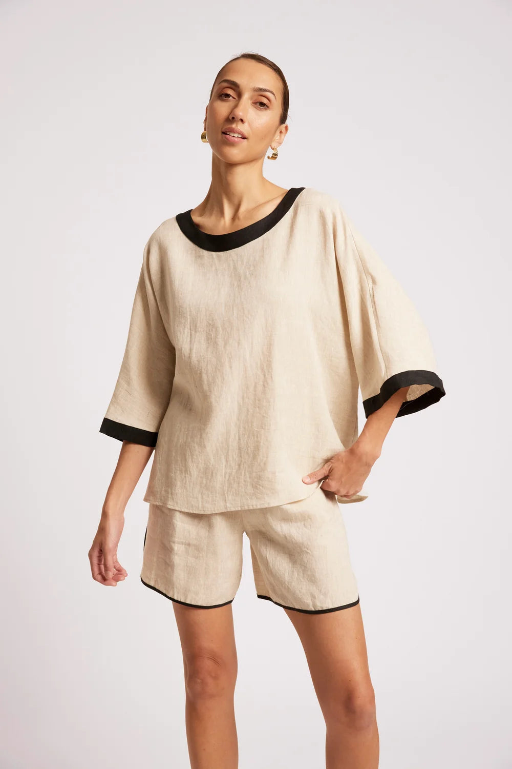 Maris Relaxed Splice Top | Tusk / Black