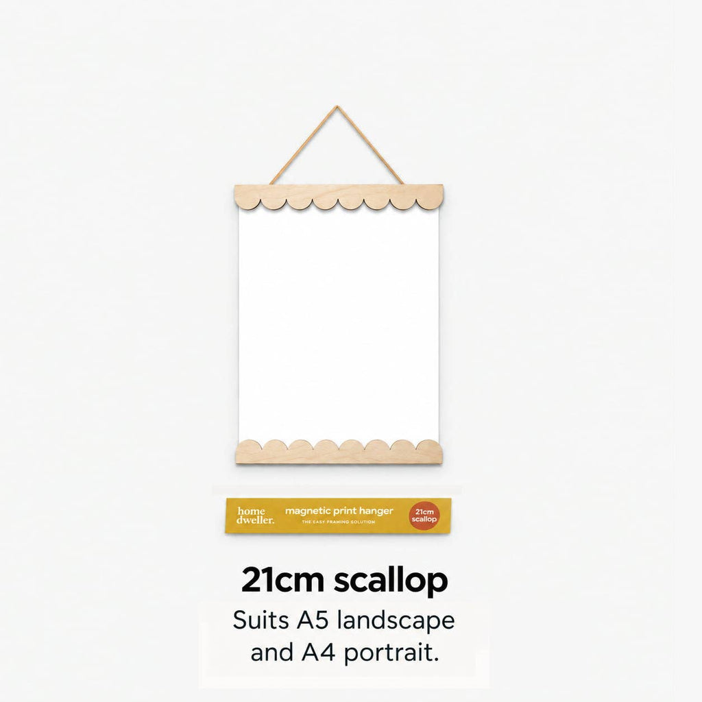 Scallop Magnetic Print Hanger