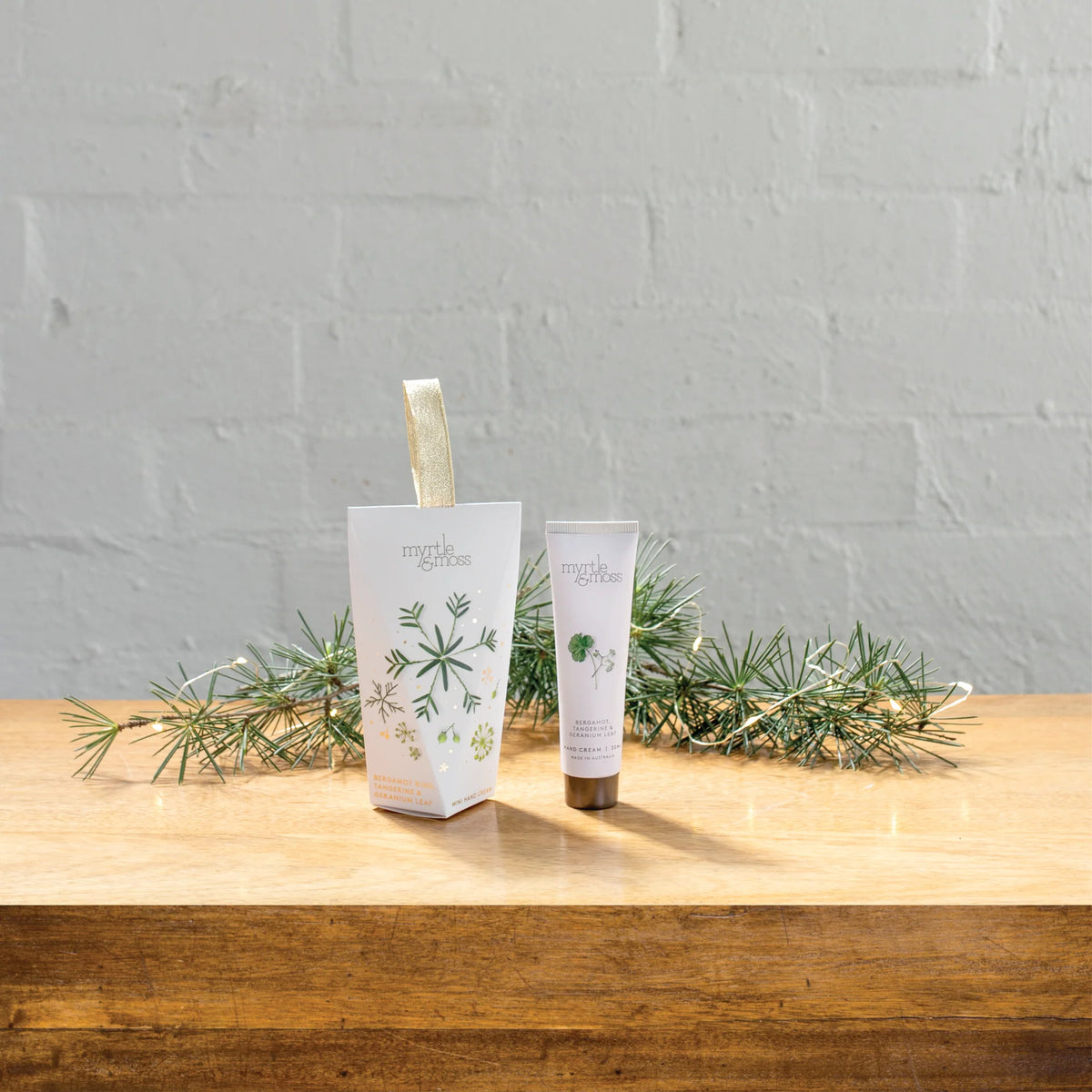 Bergamot, Tangerine & Geranium Leaf | Christmas Ornament Hand Cream