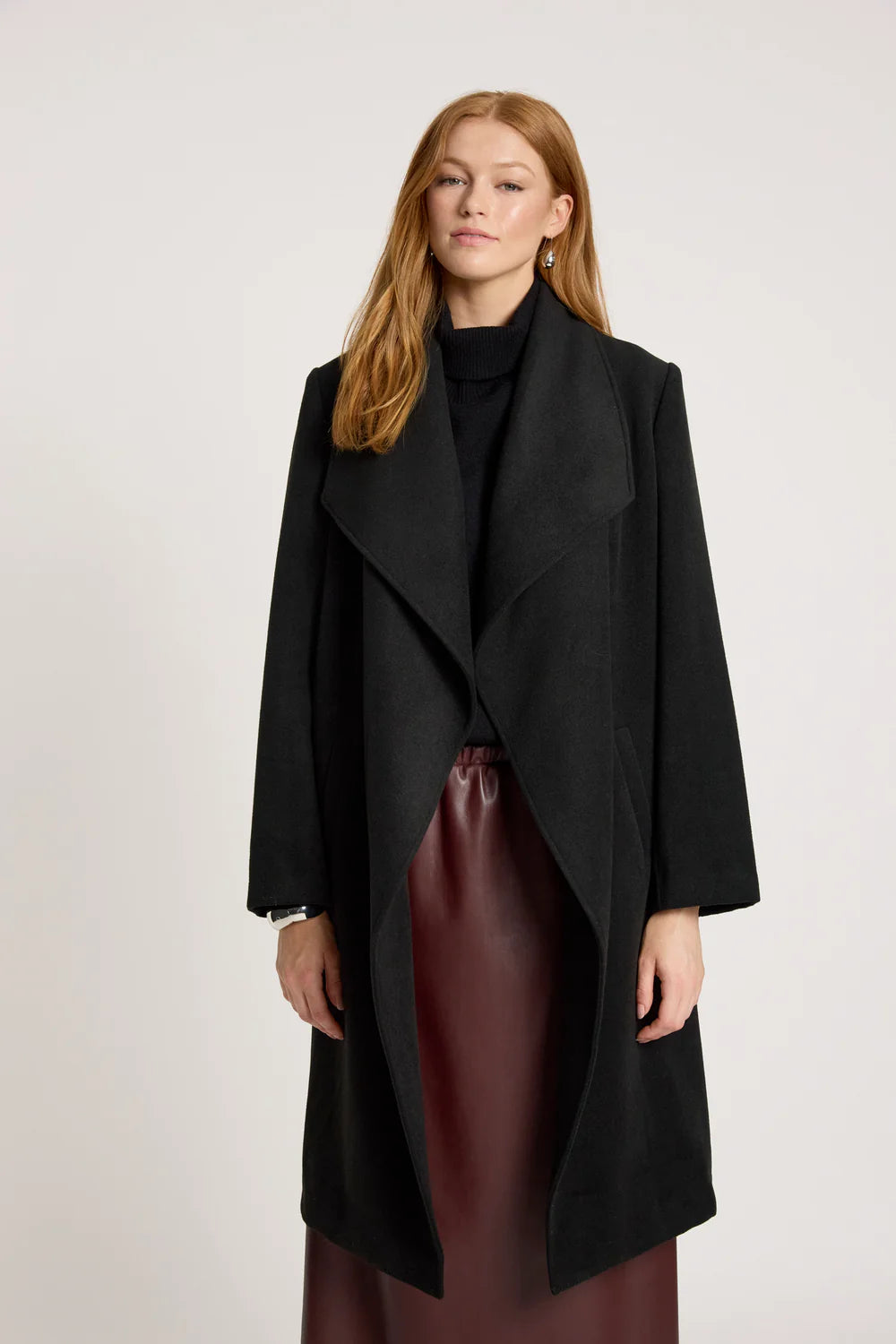 Wanderer Coat - Black